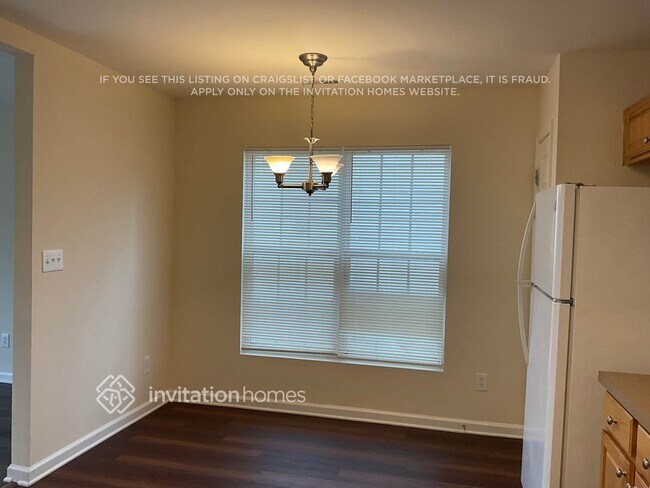 Foto del edificio - 5012 Babbling Brook Dr