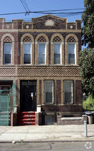 Primary Photo - 126 Vermont St