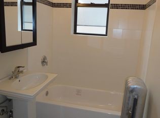Foto del edificio - Modern East Lakeview Studio Apartment