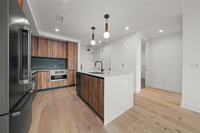 Foto del edificio - 84 East Ave