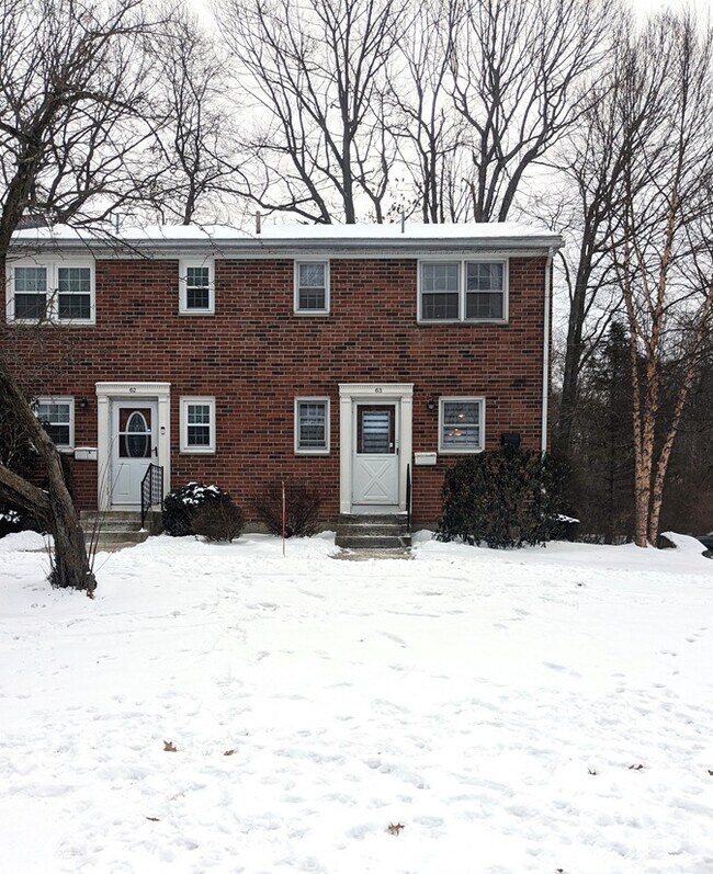 Building Photo - 63 Hadley Village Rd