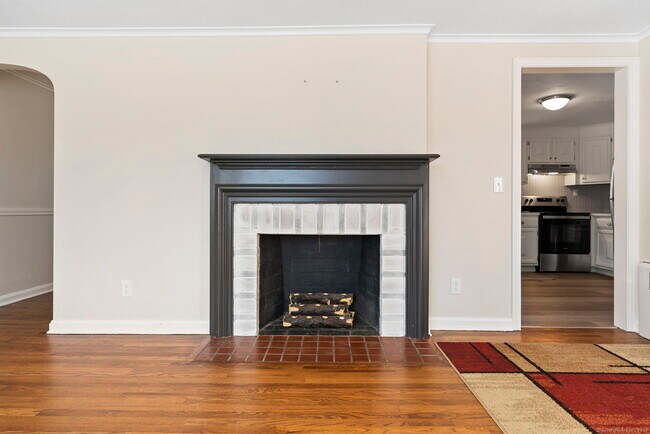 Building Photo - 19 Woodside Dr