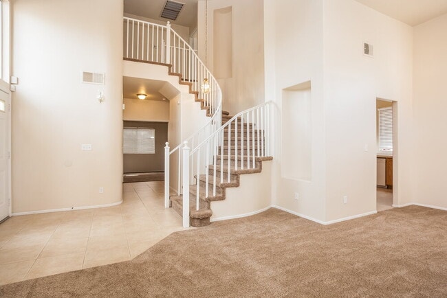 Foto del edificio - 2413 Bloomington Dr