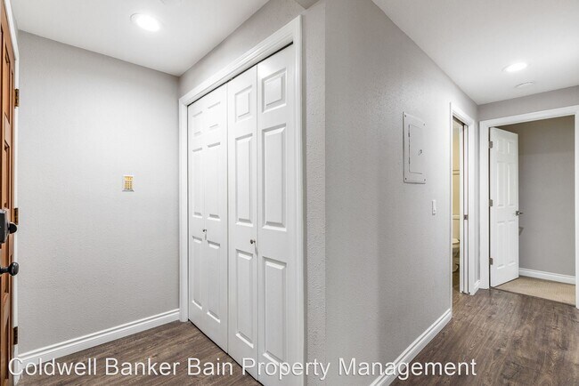 Foto del edificio - 2 br, 2 bath House - 7573 Old Redmond Road...