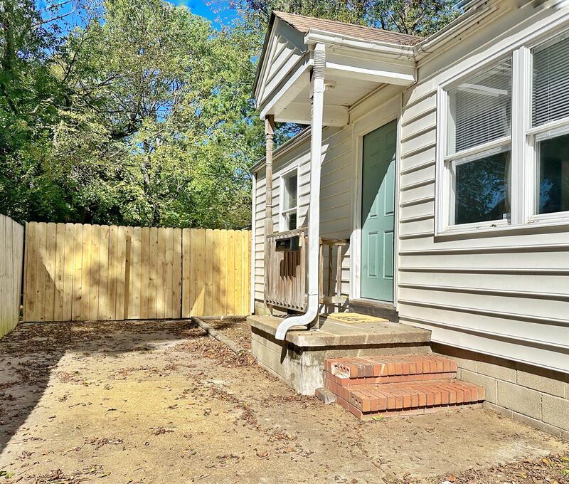 Foto principal - 852 W 48th St