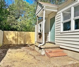 Building Photo - 852 W 48th St