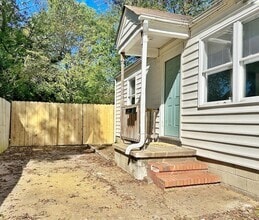 Building Photo - 852 W 48th St