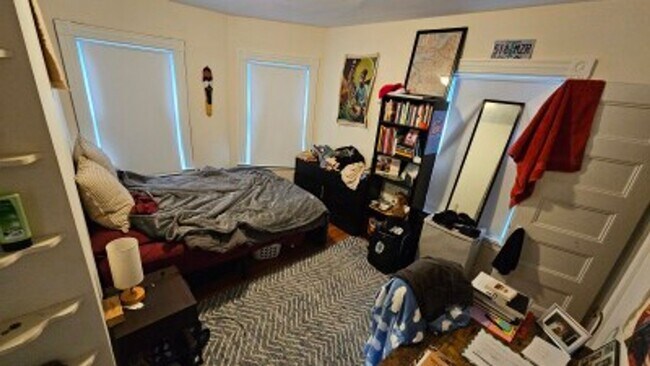 Building Photo - Rare Brighton 6 Bed/2.5 SINGLE FAMILY House on Woodstock for 69/1/2025.  Students Welcome!!!