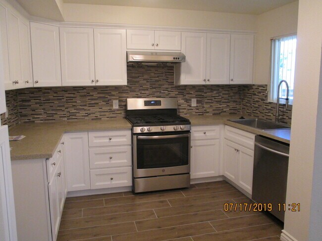 Foto del edificio - 1030 Winchester Ave