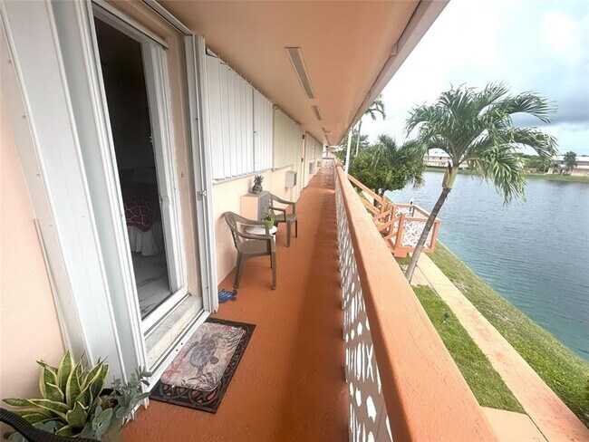 Foto del edificio - 900 SW 10th Terrace