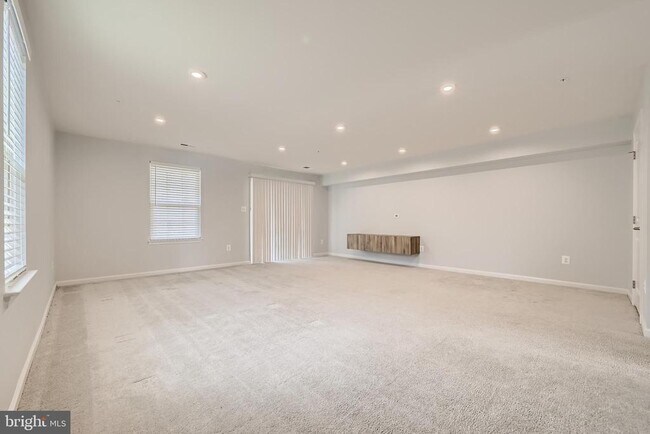 Foto del edificio - 2911 Stagg Ln