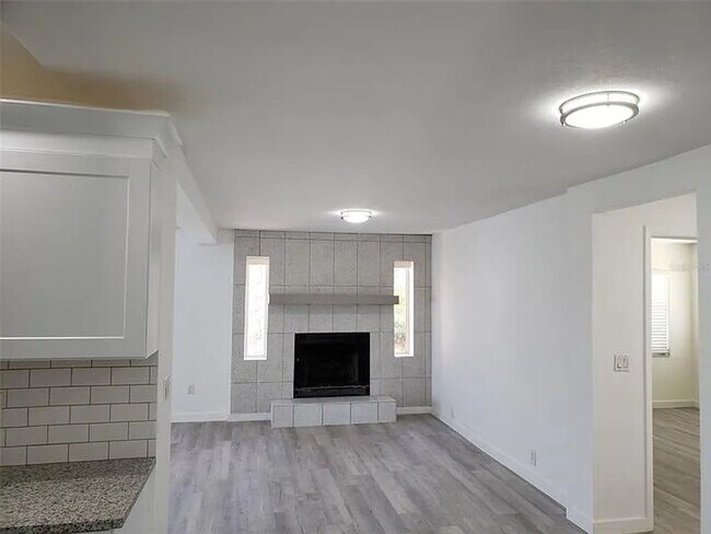 Building Photo - Canal Home 3 Bed 2 Bath