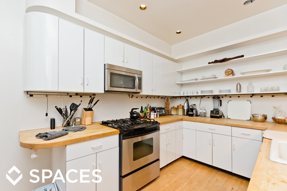 Foto principal - 1202 W Webster Ave