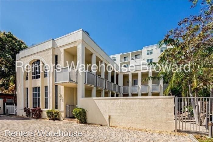 Primary Photo - 705-709 NE 5th Ave