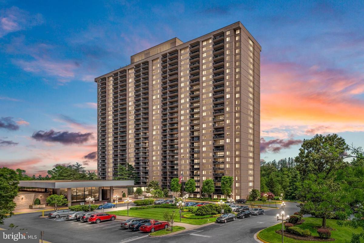 3705 S Mason Dr Unit 2110, Baileys Crossroads, VA 22041 Condo