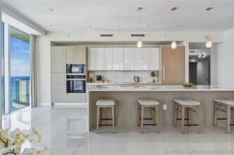 Building Photo - 3100 N Ocean Dr