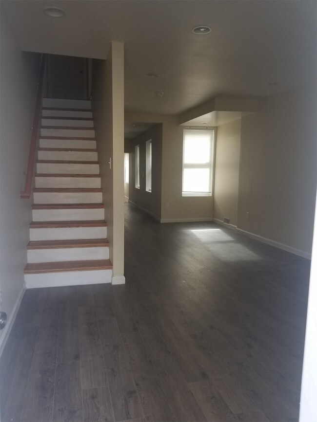 Foto del edificio - 1006 N Walnut St