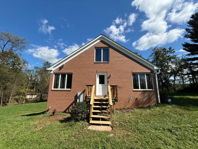 Building Photo - 38312 Charles Town Pike