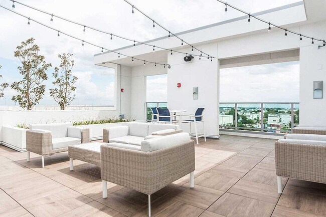 Foto del edificio - 1111 Durham Dr