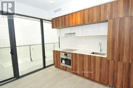 Building Photo - 185-2185 Roehampton Ave