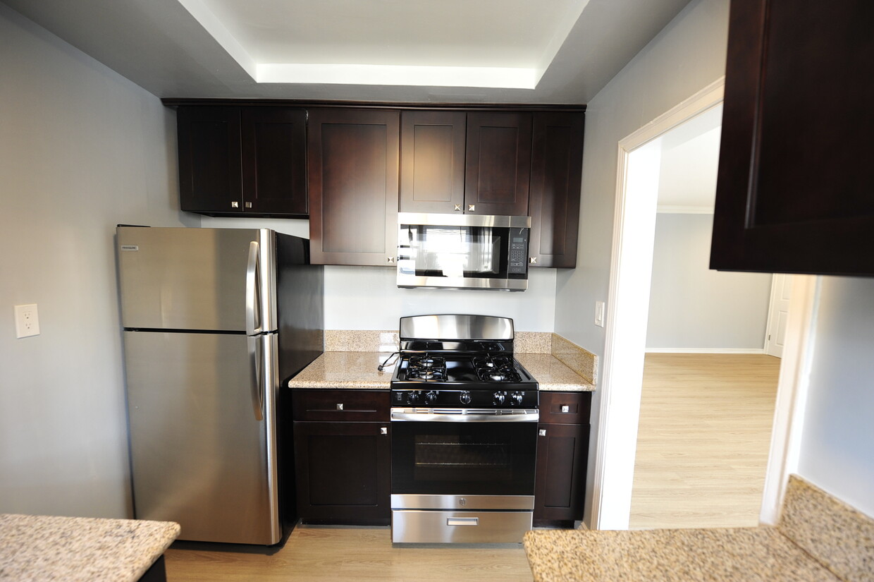 Primary Photo - 413 Witmer St