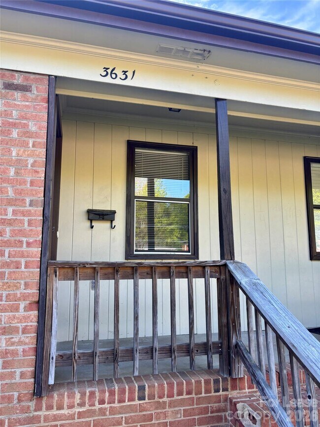 Foto del edificio - 3633 Driftwood Dr