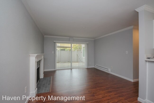 Building Photo - 2 br, 1.5 bath House - 2502 S 317th St #204