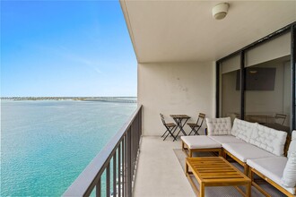 Building Photo - 1865 Brickell Ave