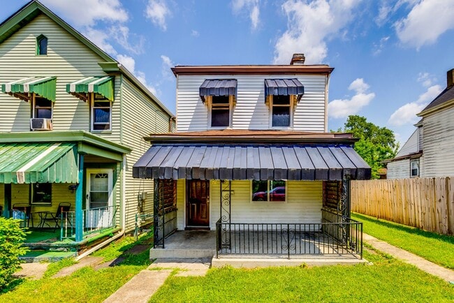 Building Photo - AVAILABLE NOW - Updated 3+ Bedroom Home w/...