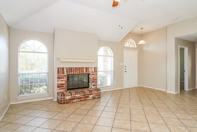 Building Photo - 2824 Bent Brook Dr