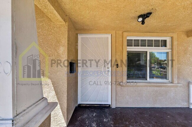 Foto del edificio - Charming 2-Bedroom Bungalow Retreat in Sacramento