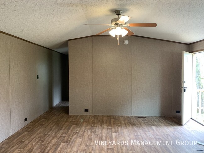 Building Photo - Coachlight North Has New Homes For Rent!