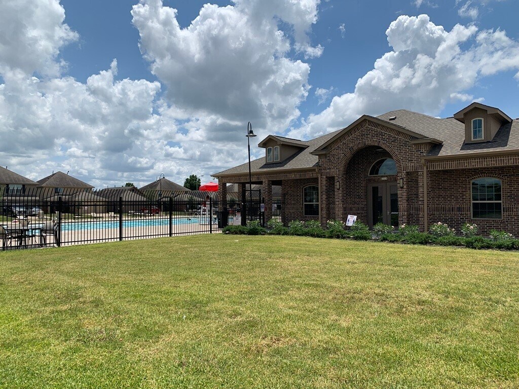 Building Photo - 5738 S Brenwood Dr