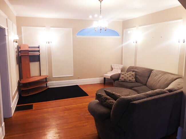 Living Room - 621 Cherry St