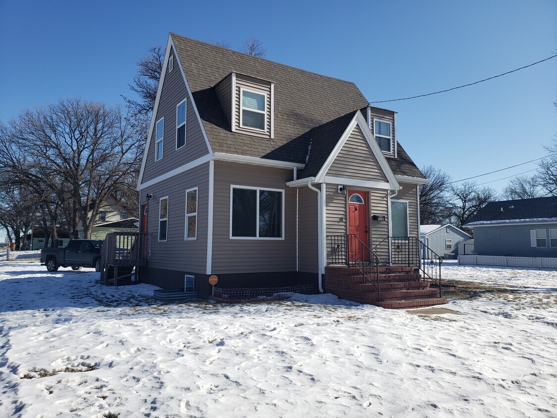 Foto principal - 320 6th St NW