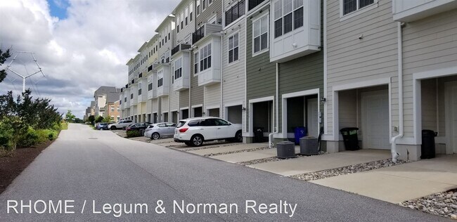 Building Photo - 3 br, 2.5 bath House - 7540 Morris St #2