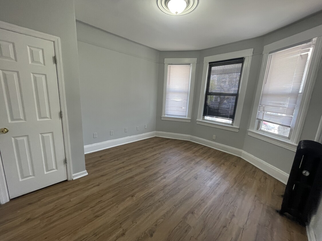 Primary Photo - 119 Woodlawn Ave
