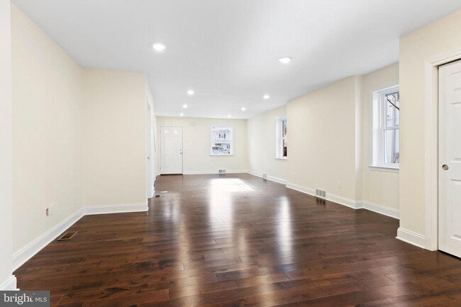 Building Photo - 519 Highland Ave