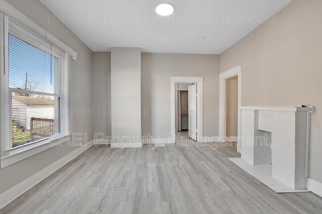 Foto del edificio - 3645 Powell Ave