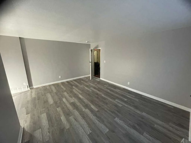 Building Photo - 1500 Luxor Rd