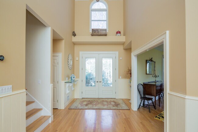 Foto del edificio - 56 Glenview Dr