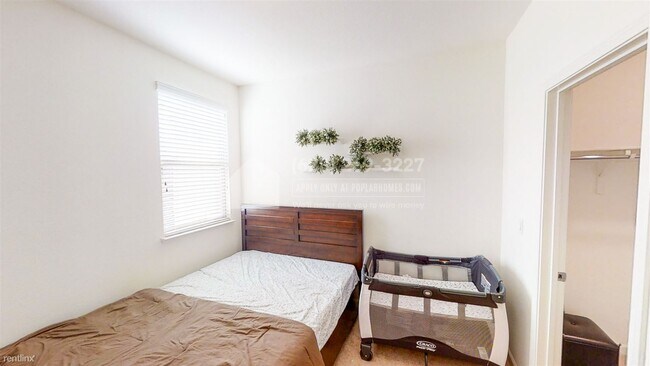 Building Photo - 4 br, 3.5 bath Townhome - 212 Montalcino C...