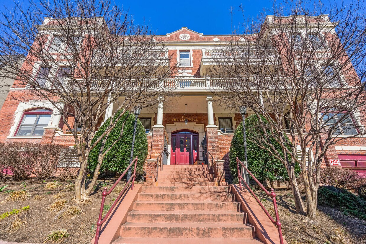 Primary Photo - 1419 Clifton St NW