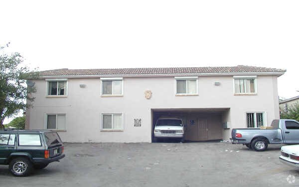 Primary Photo - 1901 NW 24th Ct