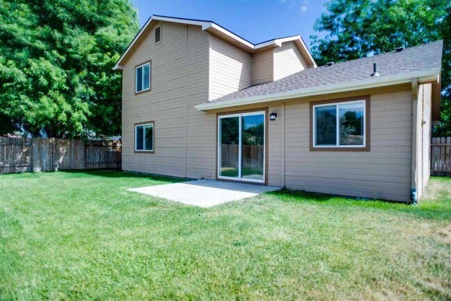 Building Photo - 1848 E Birchwood Dr