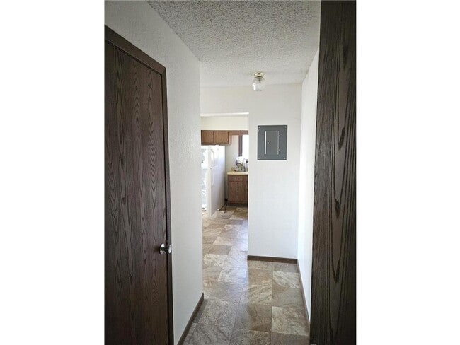 Building Photo - 110 1st St N