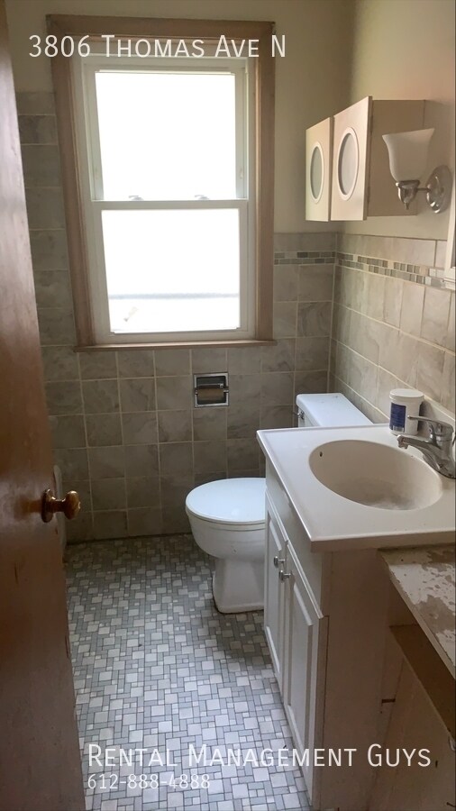 Building Photo - 3806 N Thomas Ave