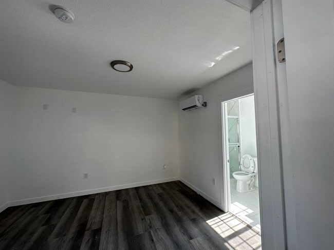 Foto del edificio - 1734 W 85th St