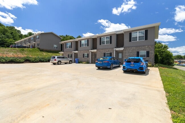Building Photo - 931 Warrior Hill Dr
