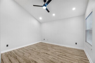 Building Photo - 18503 Willow Moss Dr